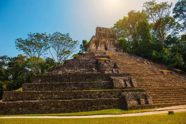 Plantillas antiguas ruinas mayas de Palenque - Chiapas, México —  Fotos de Stock