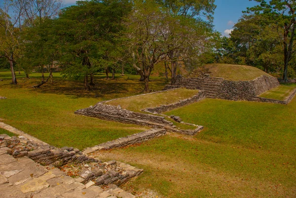 Chiapas, México. Palenque. Las ruinas de la gran ciudad de Maya en el noreste del estado mexicano de Chiapas — Foto de Stock