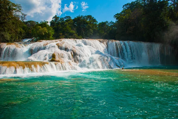 Cascadas de agua azul Wasserfälle. agua azul. Yucatan. Mexiko — Stockfoto