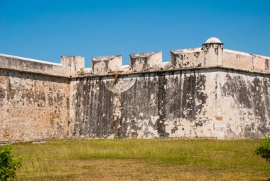 San Francisco de Campeche, Mexico: eski kale duvarı ve giriş