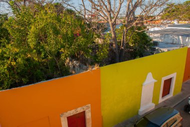 Campeche, Meksika: Yalancılıktan burada duvarlar ve ev binasının üst görünümden. San Francisco de Campeche.