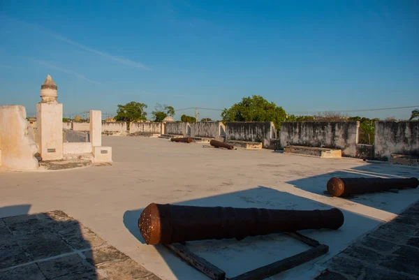 San Francisco de Campeche, México. Vista superior desde las murallas de la fortaleza antigua — Foto de Stock