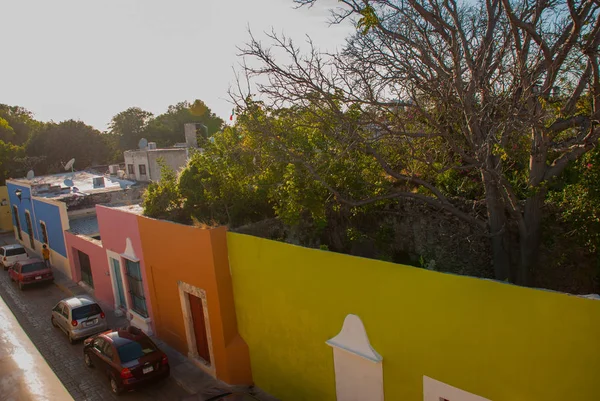 Кампече, Мексика: Вид зверху будинок обману, де стіни, а до будинку не. Сан-Франциско де Кампече. — стокове фото