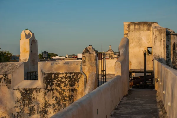 São Francisco de Campeche, México. Vista superior das muralhas da fortaleza da antiga fortaleza — Fotografia de Stock