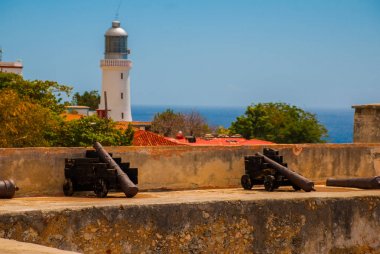 Fort Castillo del Moro, Santiago De Cuba, Cuba: Küba'da ikinci büyük Bay girişinde gösterir işleyen bir deniz feneri.