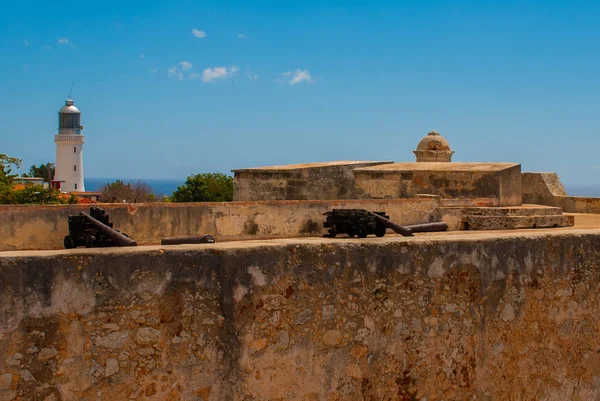 Fort Castillo del Moro, Santiago De Cuba-Kuba: egy működő világítótorony, hogy jelzi, a bejáratnál, hogy a második legnagyobb Bay Kubában. — Stock Fotó