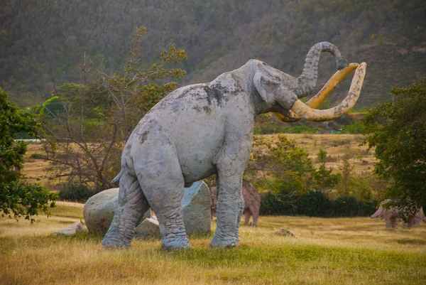 Sochy Mamutů Prehistorických Zvířecích Modelů Sochy Údolí Národního Parku Baconao — Stock fotografie