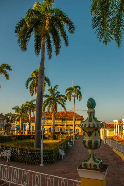 Trinidad, Cuba. Plaza Mayor e Iglesia de la Santísima Trinidad . —  Fotos de Stock