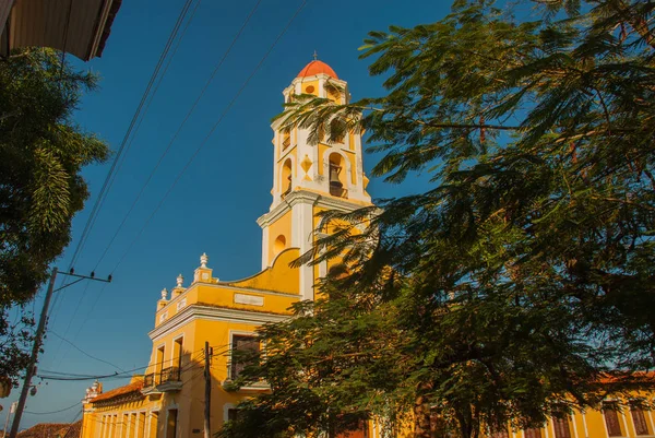 Trinidad, kuba. Der Glockenturm von San Francisco de Asis. — Stockfoto