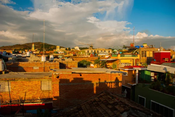 Trinidad, Cuba. Vista dall'alto della città cubana. Panorama della città turistica e popolare di Cuba — Foto Stock