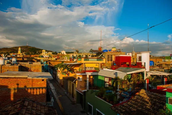 Trinidad, Cuba. Vista dall'alto della città cubana. Panorama della città turistica e popolare di Cuba — Foto Stock