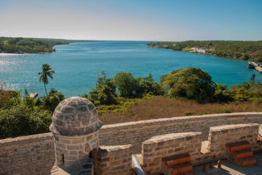 Körfezi ve kale Fortaleza de Jagua bir manzaralı Panorama. Küba, Cienfuegos.