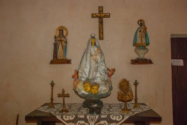 Kale Fortaleza de Jagua kilisede Aziz heykeli. Castillo de Jaguar. Küba, Cienfuegos.