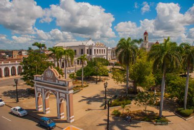 Cienfuegos, Cuba: Arc de Triomphe Cienfuegos Jose Marti meydanda yer alır.