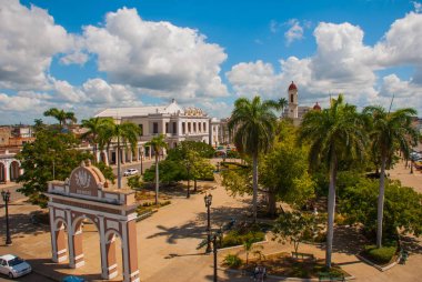 Cienfuegos, Cuba: Arc de Triomphe Cienfuegos Jose Marti meydanda yer alır.