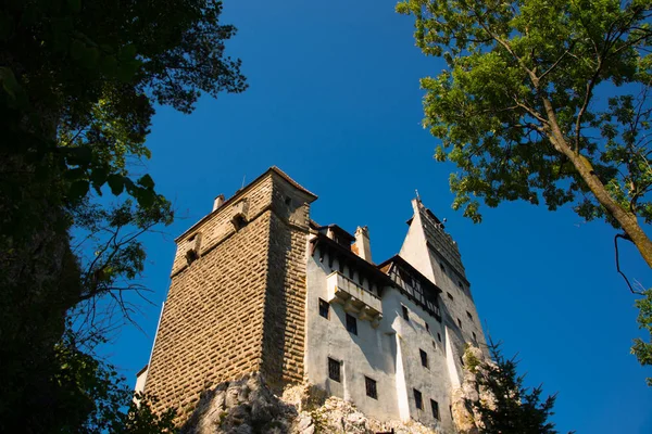 Kleie Burg - Dracula ist Burg, Rumänien. Transsilvanien: Bram Heizer, der Teile seiner Figur Dracula nach Aspekten von Vlad dem Pfähler formte — Stockfoto