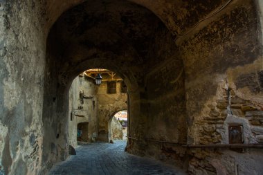 Sighisoara, Romanya: Kalenin eski kale ve kulelerinin manzarası çok güzel