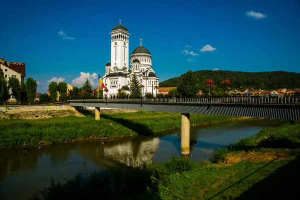 Сігісоара (Румунія): вид ортодоксального собору святого престолу — стокове фото