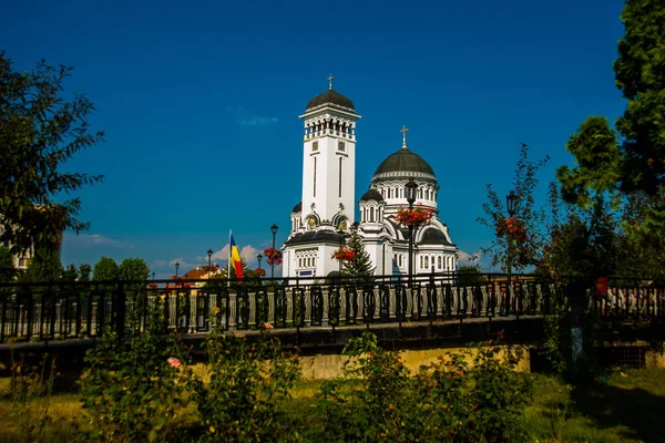 Sighisoara, Ρουμανία: άποψη του ορθόδοξου καθεδρικού ναού του Αγίου Τρέιμε — Φωτογραφία Αρχείου