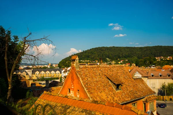 Sighisoara, Romanya: Şehrin yukarıdan güzel panoramik manzarası. — Stok fotoğraf