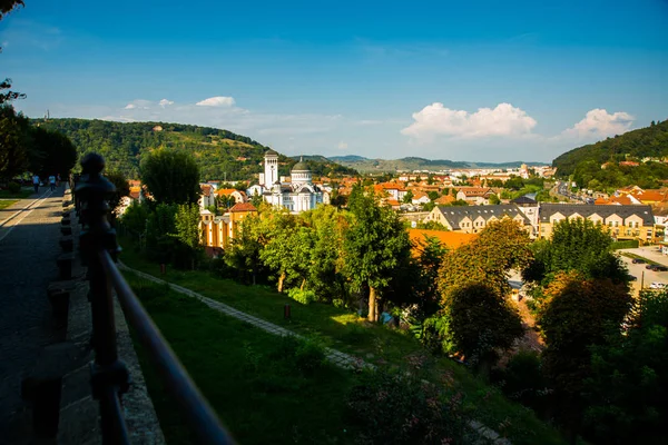 Sighisoara, Romênia: vista da catedral ortodoxa de santo treime — Fotografia de Stock