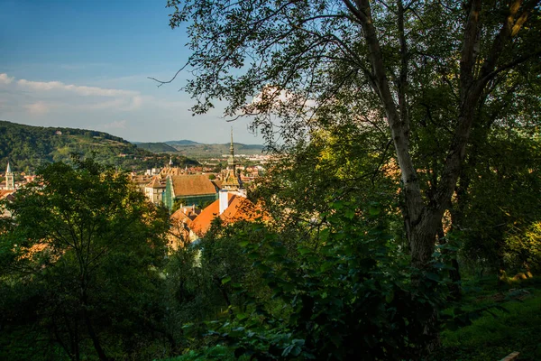 Sighisoara, Románia: Gyönyörű kilátás a városra felülről. — Stock Fotó