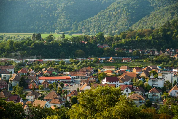 Sighisoara, Romanya: Şehrin yukarıdan güzel panoramik manzarası. — Stok fotoğraf