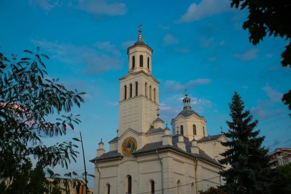 Romênia, Deva: Bela Igreja Ortodoxa na cidade — Fotografia de Stock