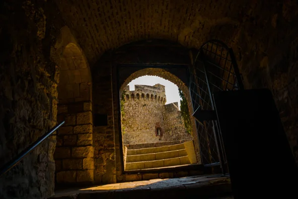 Белград, Сербия: Ворота и мост, крепость Калемегдан в Белграде — стоковое фото