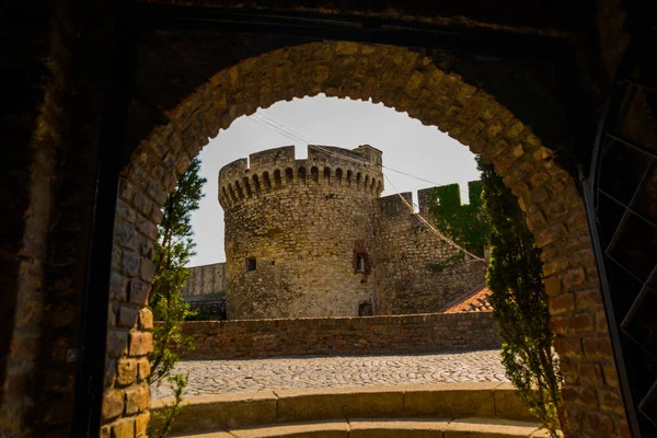Belgrade, Serbia: Gate and bridge, Kalemegdan fortress in Belgrade — 스톡 사진