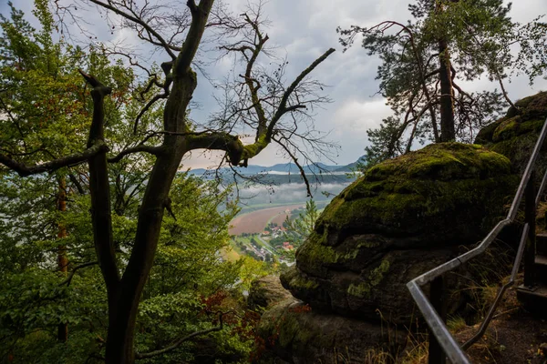 Parque Nacional Sajón Suiza, Alemania: Vista desde el mirador de Bastei —  Fotos de Stock