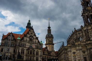 Dresden, Almanya: Güzel tarihi Dresden Saksonya kasabası. Şehir merkezindeki ünlü turistik mekanın manzarası