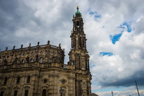 DRESDEN, GERMANY : Cathedral of the Holy Trinity in Dresden, Katholische Hofkirche — Stock Photo, Image