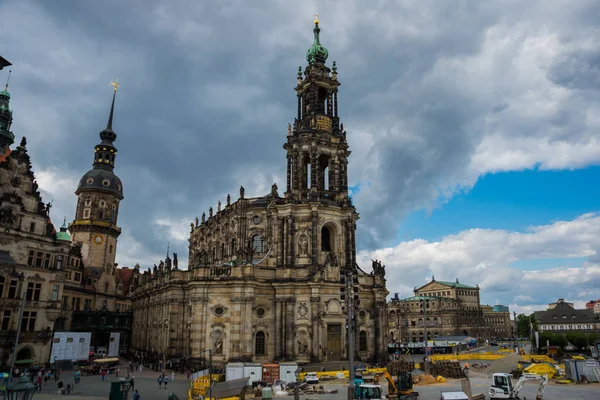 Dresden, ALEMANHA: Catedral da Santíssima Trindade em Dresden, Katholische Hofkirche — Fotografia de Stock