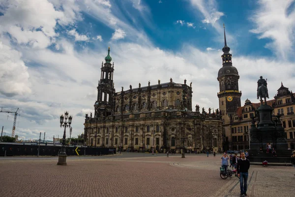 Dresden, Alemanha: O Hofkirche e a residência do castelo em Dresden . — Fotografia de Stock