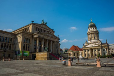 Berlin, Almanya: Berlin Konser Salonu ve Alman Katedrali Berlin Mitte ilçesiyle jandarma meydanı, Almanya