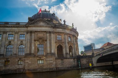 Berlin, Almanya: Berlin 'in Mitte ilçesindeki müze adasındaki Bode Müzesi.
