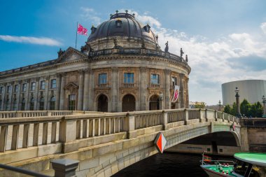Berlin, Almanya: Berlin 'in Mitte ilçesindeki müze adasındaki Bode Müzesi.