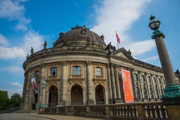 Berlin, Tyskland: Bode-museet på museiön i stadsdelen Mitte i Berlin. — Stockfoto