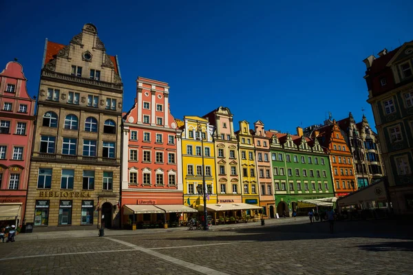 WROCLAW, POLONIA: Centro città e Piazza del Mercato a Breslavia. Breslavia vecchia e una città molto bella in Polonia — Foto Stock