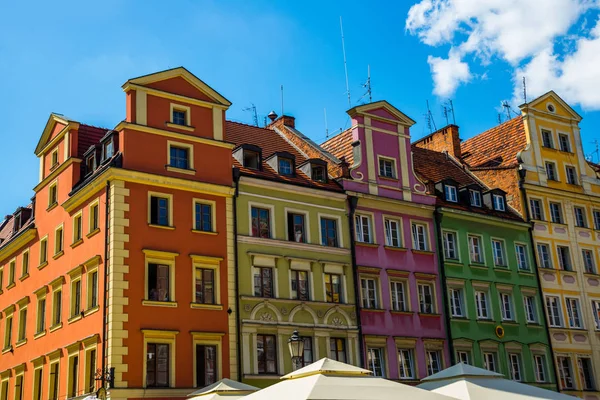 WROCLAW, POLONIA: Centro de la ciudad y Plaza del Mercado en Wroclaw. Wroclaw vieja y una ciudad muy hermosa en Polonia — Foto de Stock