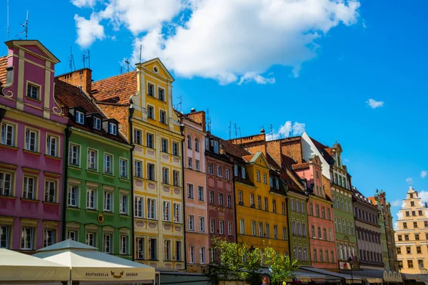 WROCLAW, POLONIA: Centro de la ciudad y Plaza del Mercado en Wroclaw. Wroclaw vieja y una ciudad muy hermosa en Polonia — Foto de Stock