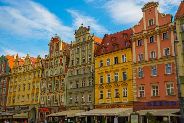 WROCLAW, POLONIA: Centro de la ciudad y Plaza del Mercado en Wroclaw. Wroclaw vieja y una ciudad muy hermosa en Polonia — Foto de Stock