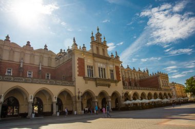 Krakow, Polonya: Krakow, Polonya 'daki giyim salonu. Eski Şehir 'deki ana pazar meydanının merkezi özelliğidir..
