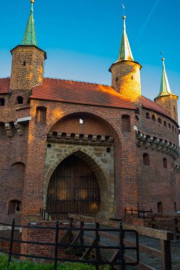 Krakow, Polonya: Krakow Barbican - Polonya şehir duvarlarında ortaçağ tahkimatı