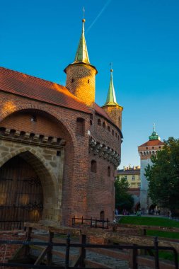 Krakow, Polonya: Krakow Barbican - Polonya şehir duvarlarında ortaçağ tahkimatı