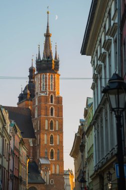 Krakow, Polonya: St. Mary Bazilikası. Krakow 'un tarihi merkezinde güzel bir kilise, Ana Pazar Meydanı, Rynek Glowny