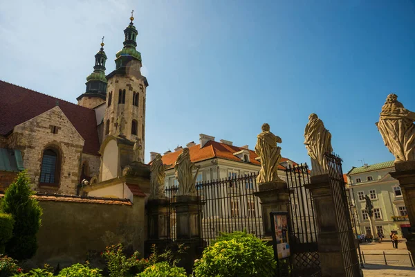 Krakov, Polsko: Kostel sv. Ondřeje, románský styl — Stock fotografie