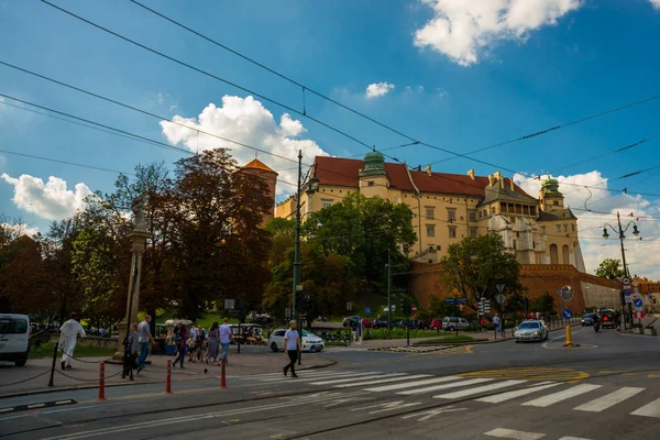 Krakov, Polsko: Starý známý komplex královského hradu Wawel — Stock fotografie