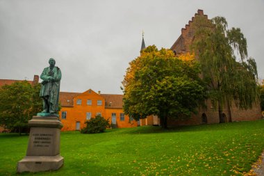 ünlü bir roman yazarı heykeli hans cristian d. şehri andersen: odense funen, Danimarka